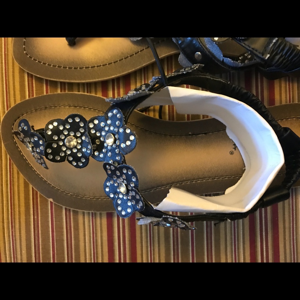 New with Tags Sandals Black sz 8.5